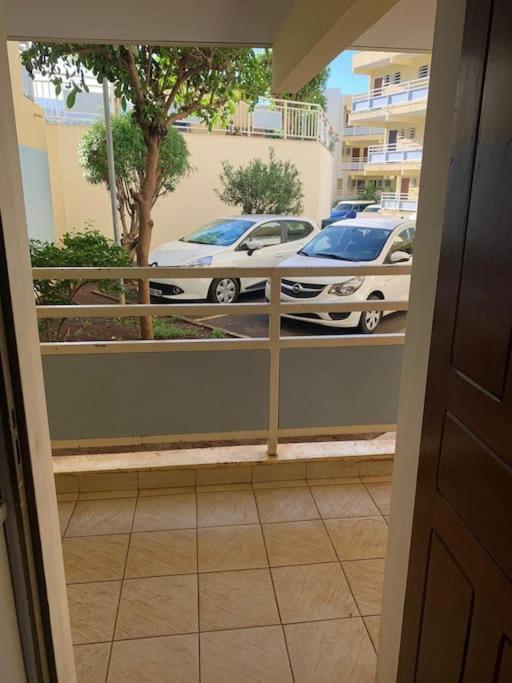 Petit Prix Et Grand Confort A Saint Gilles Les Bains מראה חיצוני תמונה