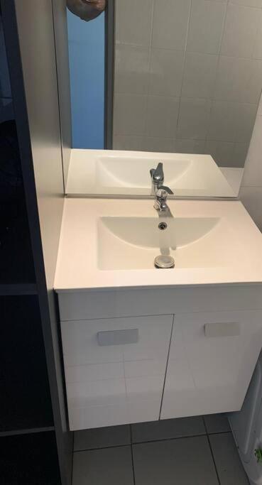 Petit Prix Et Grand Confort A Saint Gilles Les Bains מראה חיצוני תמונה