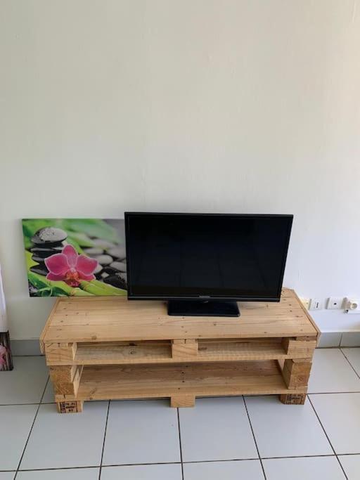 Petit Prix Et Grand Confort A Saint Gilles Les Bains מראה חיצוני תמונה